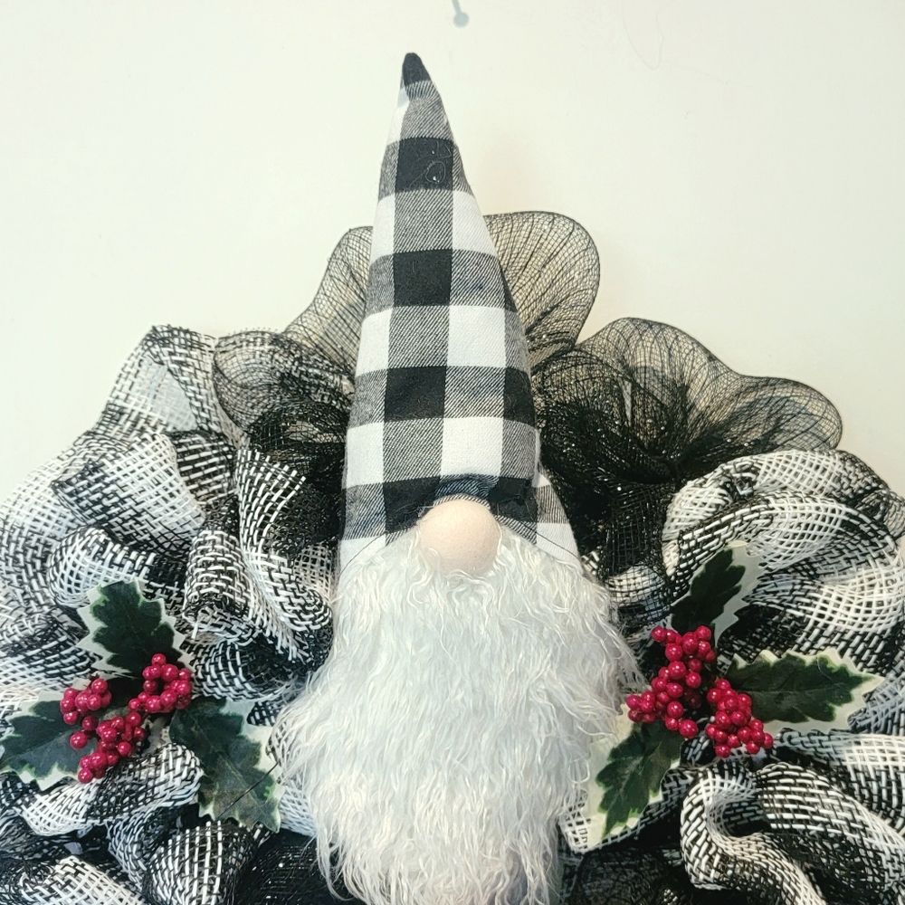 Winter Gnome Wreath Deco Mesh Bow - Picture 4 of 7